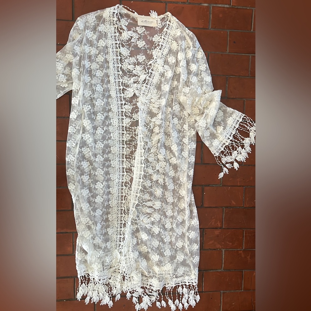 La Bellum Hillary Scott cream wrap M